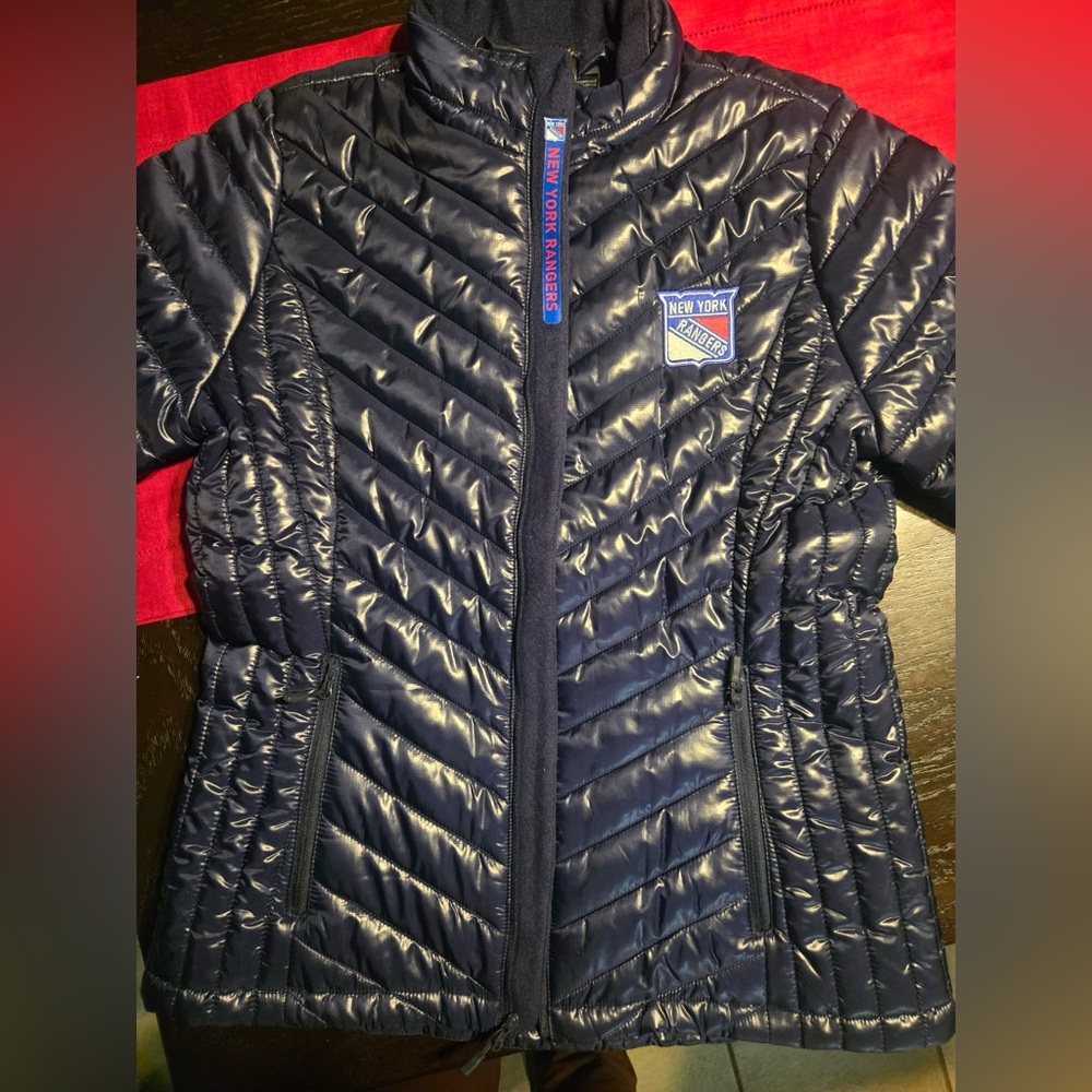 NWT New York Rangers women’s puffer jacket